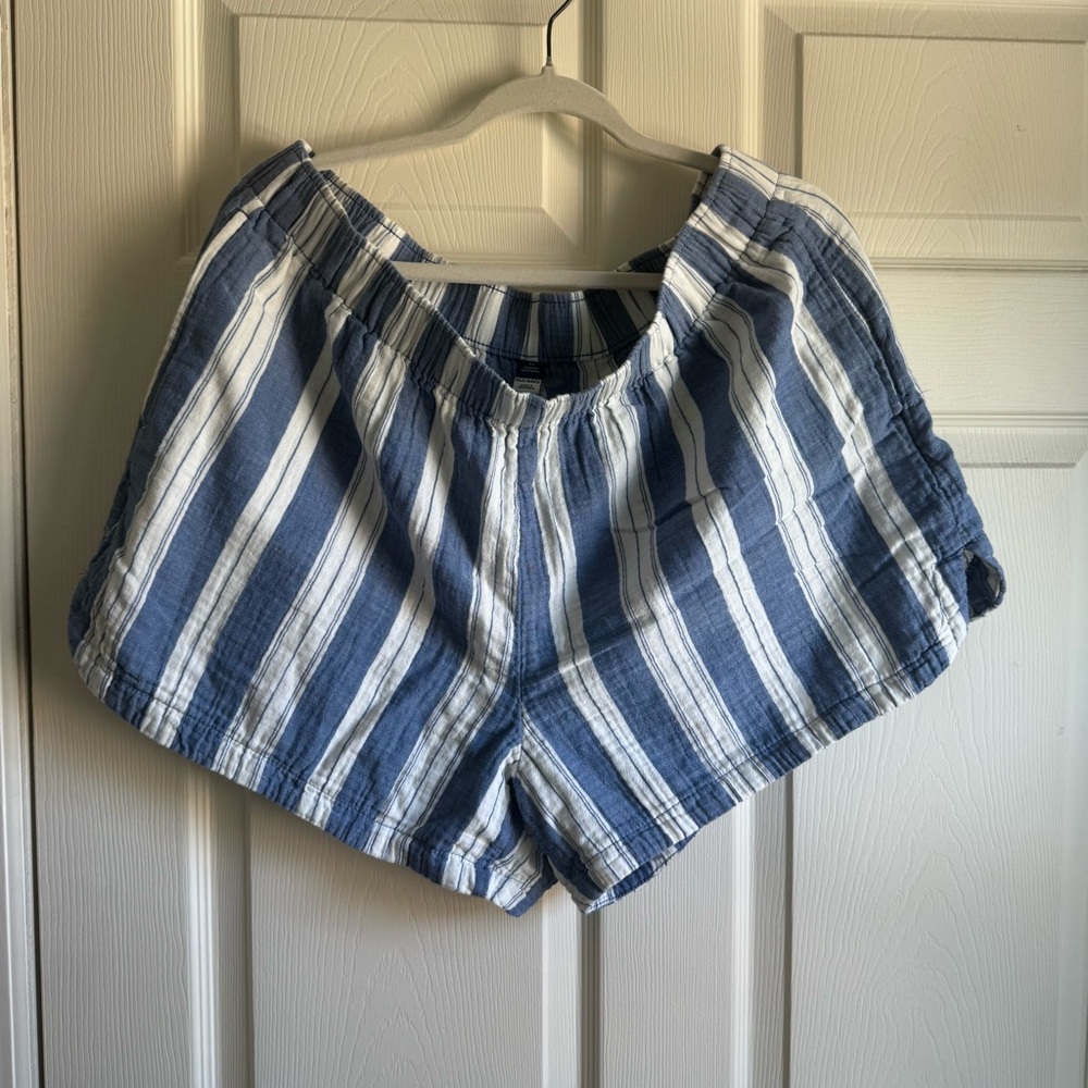 Old Navy Blue and White Striped Women's Shorts